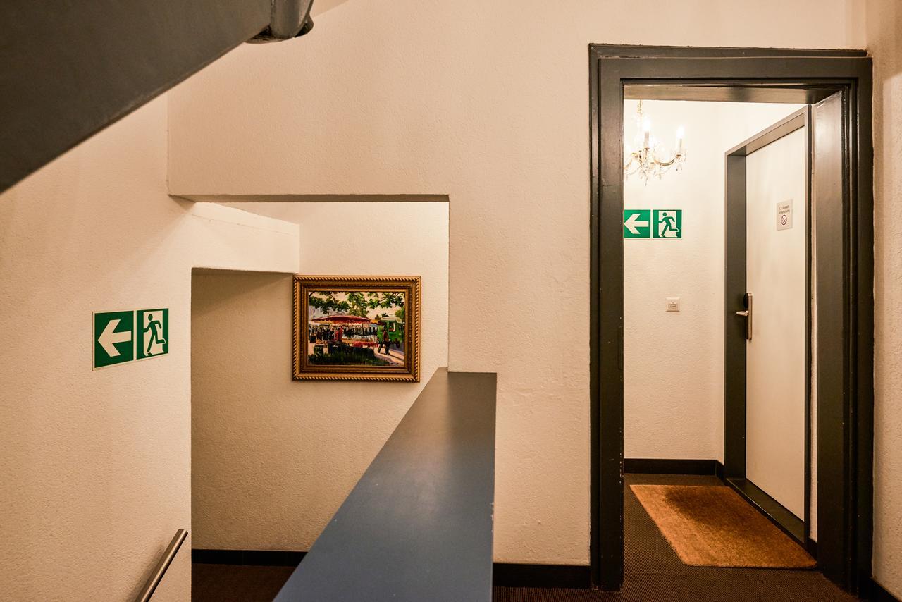Aparthotel Hine Adon Freiburg im Üechtland Exterior foto