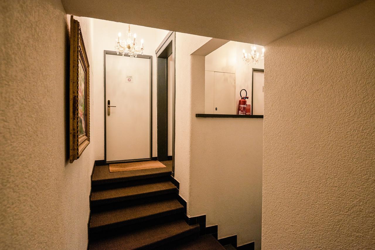 Aparthotel Hine Adon Freiburg im Üechtland Exterior foto