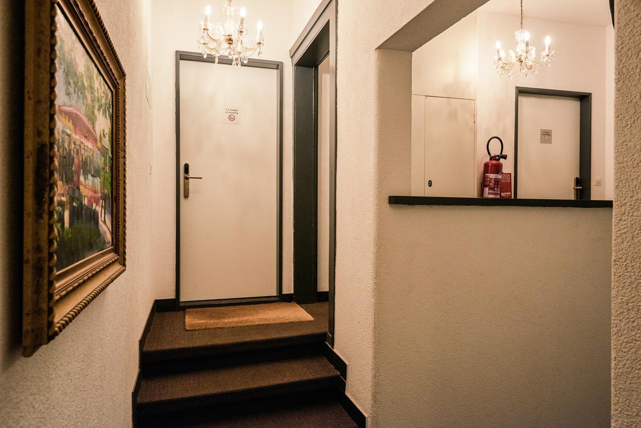 Aparthotel Hine Adon Freiburg im Üechtland Exterior foto