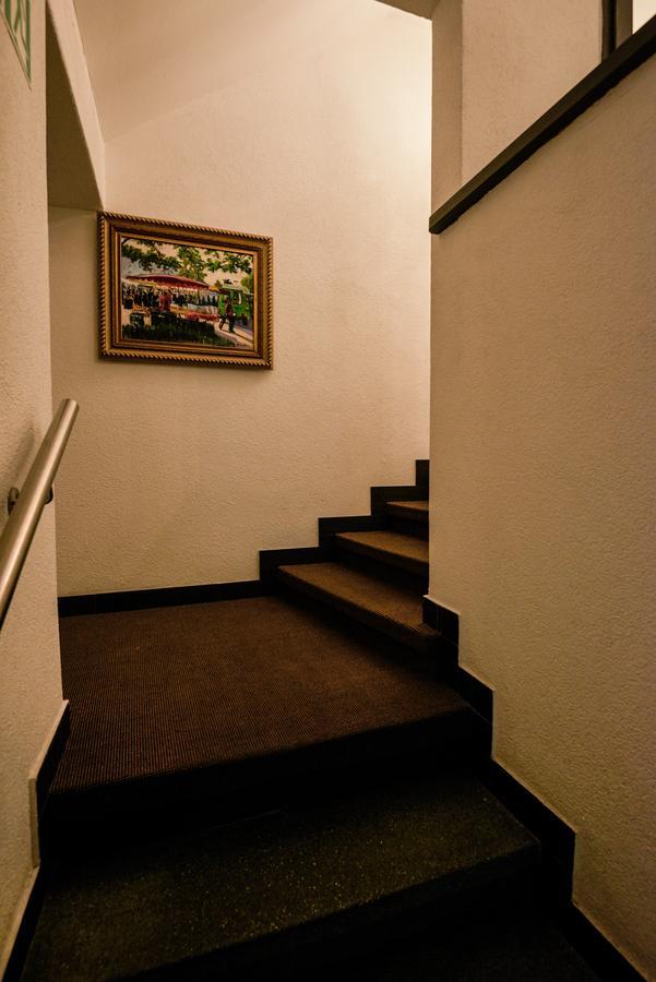 Aparthotel Hine Adon Freiburg im Üechtland Exterior foto