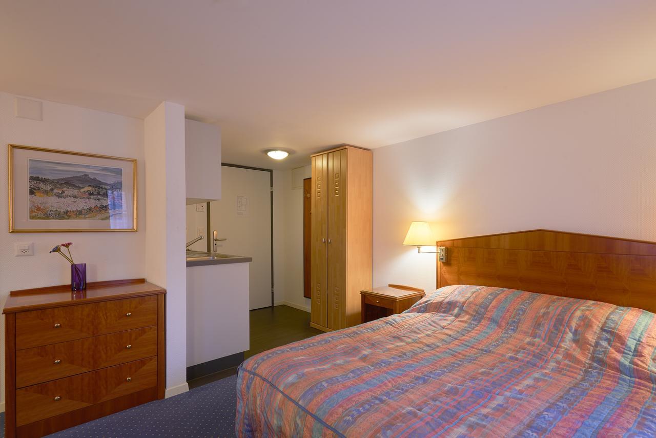 Aparthotel Hine Adon Freiburg im Üechtland Exterior foto